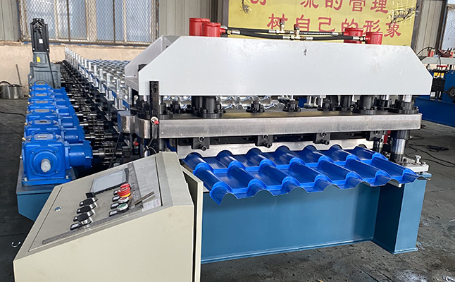 Analysis of the principle of roll forming process of color steel tile press machine