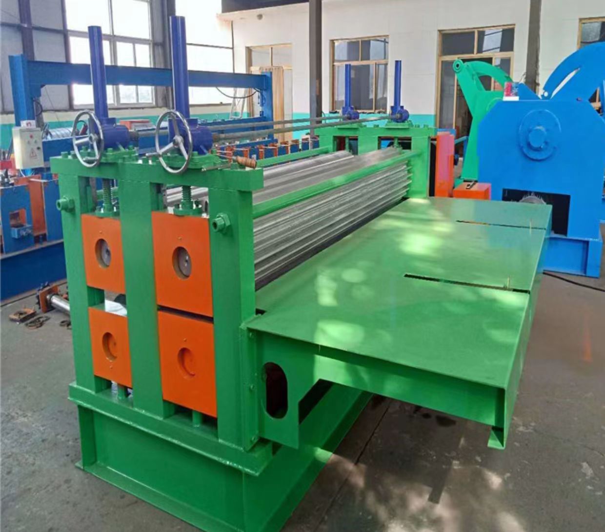 Wall mounted plug-in ultrasonic flowmeter